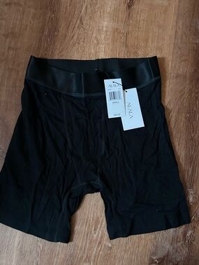 NWT Alala shorts